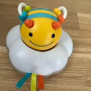 Skip hop bee crawling toy
